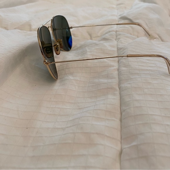 Ray-Ban Gold Aviator Sunglasses - Picture 4 of 14